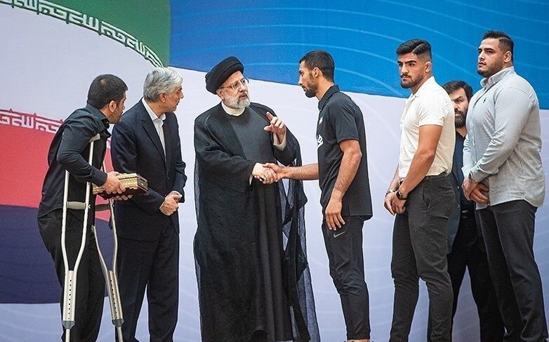 شهید آیت‌الله رئیسی، رئیس‌جمهوری پشت میزنشین نبود
