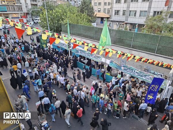 تهران در جشن بزرگ «امت احمد» به استقبال میلاد پیامبر(ص) و امام صادق (ع) رفت