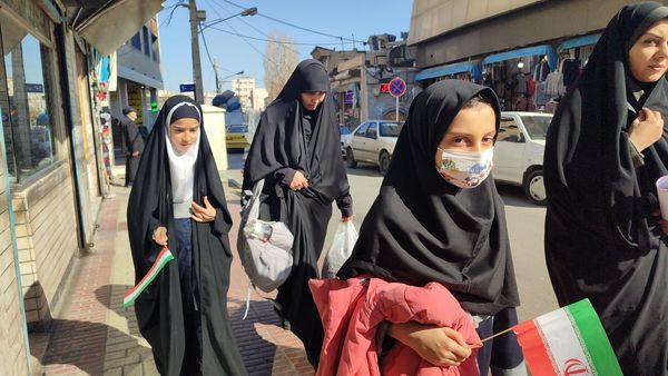 همایش پیاده‌روی مادر دختری به‌مناسبت اعیاد شعبانیه و دهه فجر 