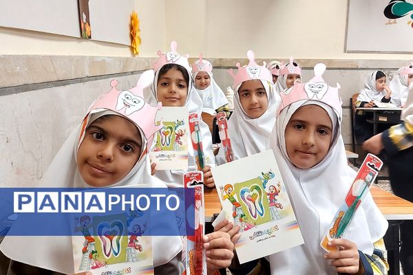 افتتاحیه پویش سلامت دهان و دندان و اجرای طرح وارنیش فلوراید در منطقه کهریزک 