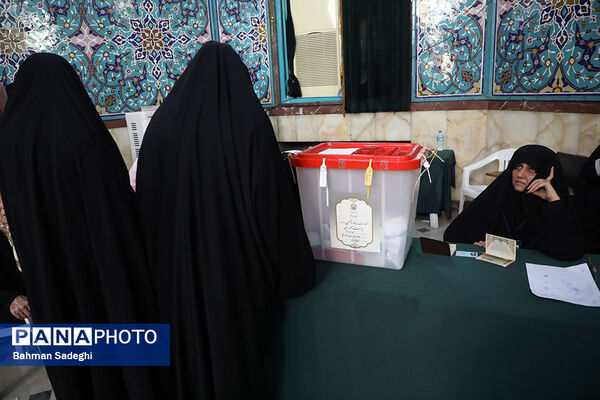 مرحله دوم انتخابات چهاردهمین دوره ریاست‌ جمهوری در حسینیه ارشاد