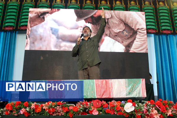 حضور نوجوانان در سی و پنجمین یادواره شهدای روستای فردوی قم