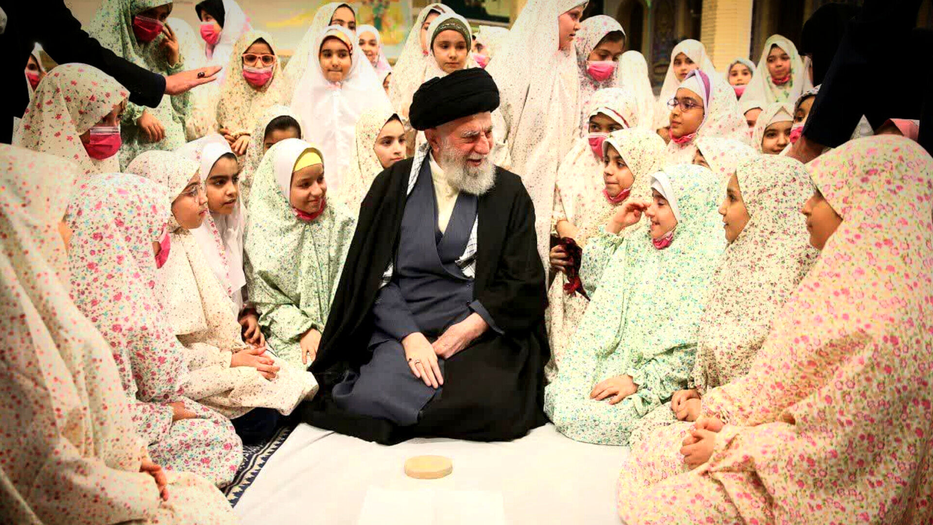 قابی میان عشق و دلتنگی 