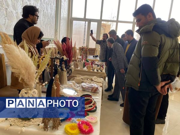 نمایشگاه صنایع دستی در کوهسرخ