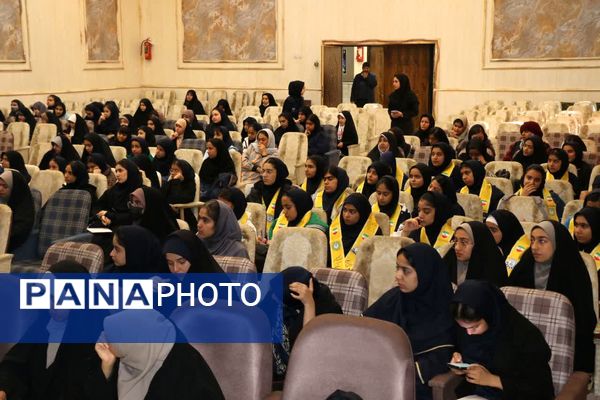 آموزش مقدماتی خبرنگاری در کانون اندیشه شهر کرمان