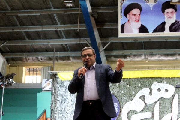 اجتماع دانش‌آموزی به‌مناسبت ولادت شهیدابراهیم هادی در یزد