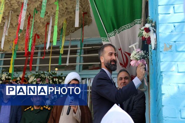 صبح مهر با کیف‌های رنگی و رؤیاهای روشن؛ مدرسه دوباره جان گرفت