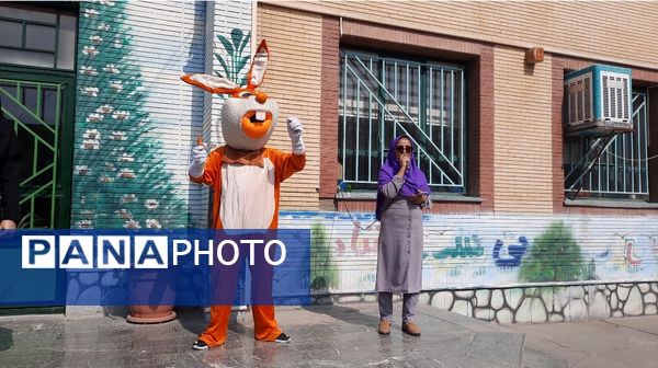 بمناسبت روز جهانی کودک برپایی جشنواره صبحانه سالم در دبستان پسرانه سرافراز ناحیه۷ مشهد