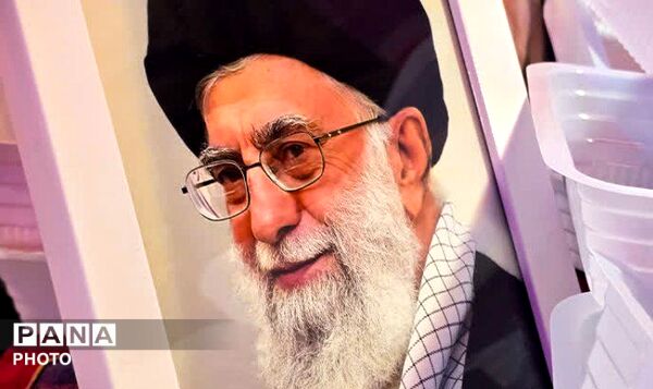 ضیافت رنگارنگ غدیر در ایستگاه خوراکی کرم خونه بابا علی«مسجد المنتظر»