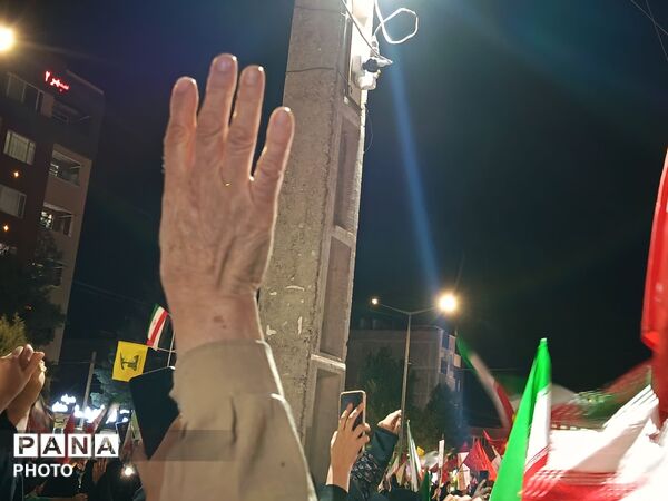حسینیه امام خامنه ای(ره)به وسعت ایران،در شب صد و بیست و هفتم