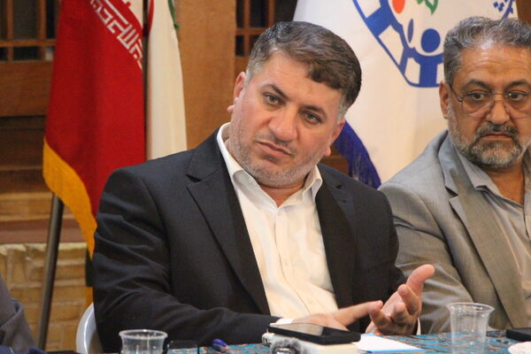 بازدید استاندار یزد از سازمان دانش‌آموزی استان یزد