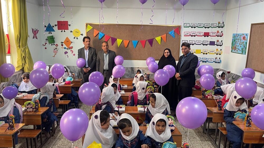 شروع پر شور مسیر علم، لحظات شیرین شکوفایی دانش آموزان ابتدایی ناحیه ۷ مشهد