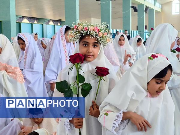 آیین سپیدپوشان؛ جشن تکلیف دختران عنبرآباد
