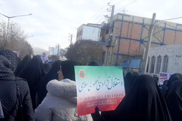 حضور بی‌نظیر مردم اسلام آباد غرب در راهپیمایی یوم الله ۲۲ بهمن