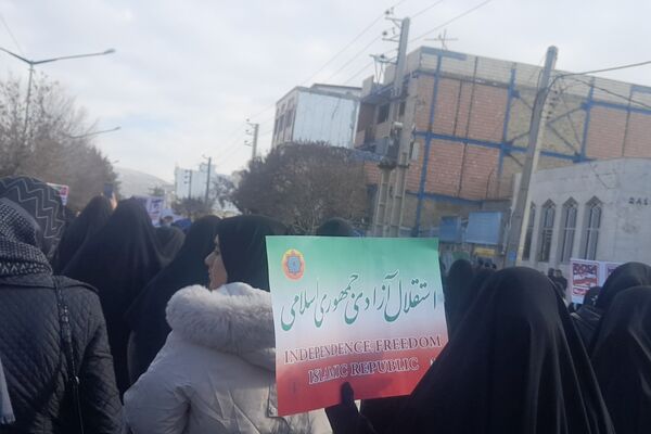 حضور بی‌نظیر مردم اسلام آباد غرب در راهپیمایی یوم الله ۲۲ بهمن