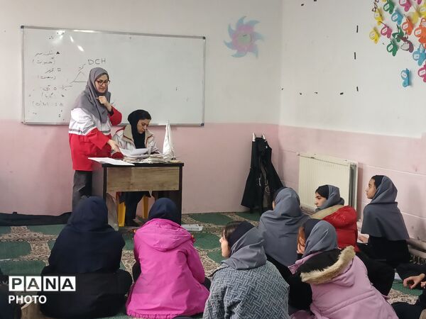 سومین جلسه آموزش طرح «دادرس» دانش‌آموزی شهید محمد کاظم موسوی 2 فردیس