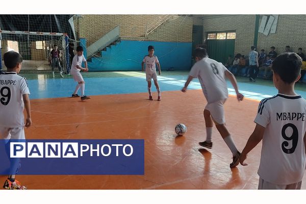 برگزاری مسابقات فوتسال دانش‌آموزان پسر منطقه کهریزک