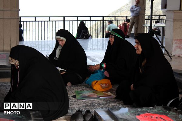 قرائت دعای ندبه در نورالشهدا عظیمیه کرج