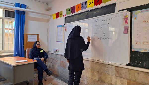مشارکت دانش آموزان در اداره مدرسه با اجرای طرح مدام