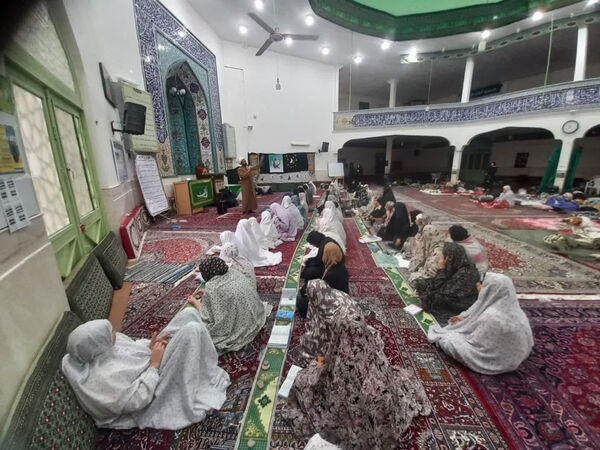اعتکاف دانش‌آموزی در شهر جعفریه قم