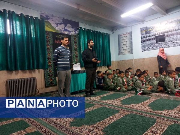 رئیس سازمان بسیج دانش‌آموزی شهرستان قدس مهمان دانش‌آموزان دبستان شهید رجایی 