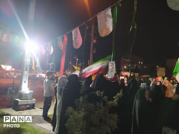 تجمعات شبانه پرشور در چهارراه هدایت مشهد