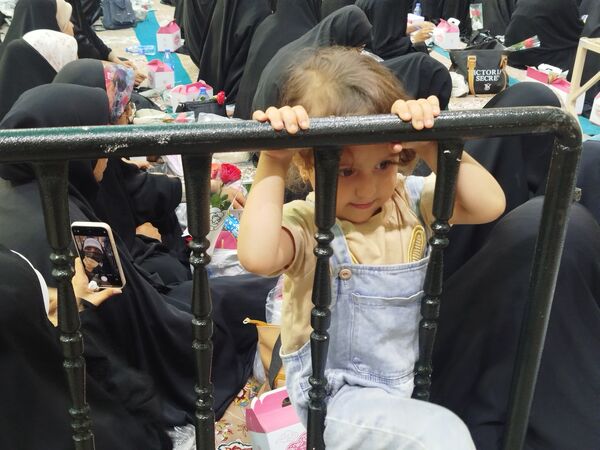 اجتماع دختران دانشجو در حرم مطهر حضرت معصومه (س) به مناسبت روز دختر  
