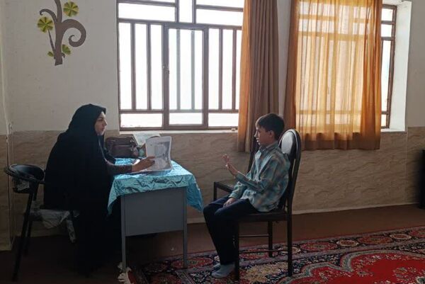 مسابقات طرح انس با قرآن کریم، میزبان شکوفه‌های قرآنی 