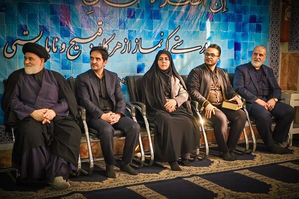 طنین نوای عشق و عزا؛ مراسم عزاداری دهه دوم فاطمیه در مدارس بهارستان‌دو