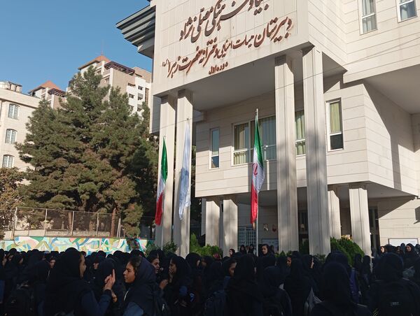 طلوعی تازه برای دانش‌آموزان دبیرستان مصلی نژاد حضرت زهرا در اول مهر