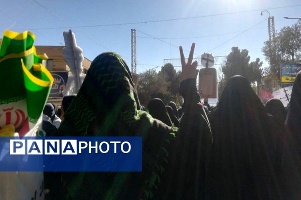 راهپیمایی یوم‌الله ۱۳ابان ماه در شهرستان نیشابور 