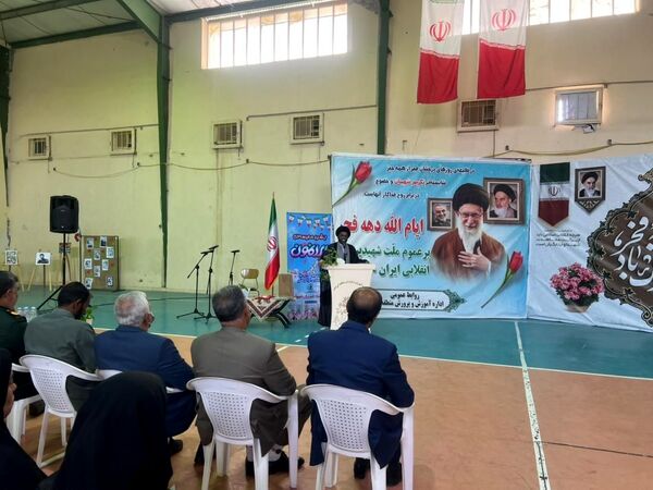حضور پرشور دانش‌آموزان فین در جشن ۲۲ بهمن