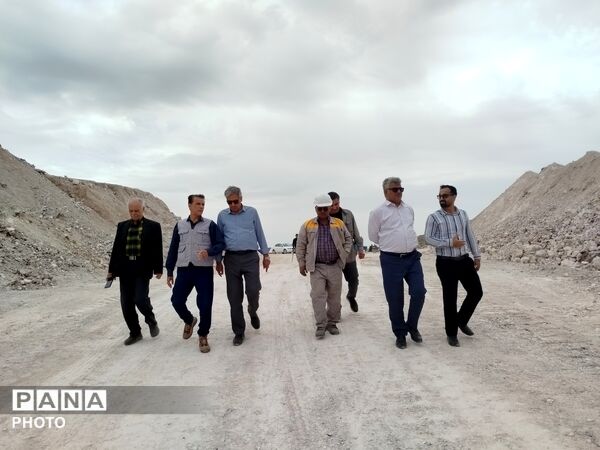 بازدید فرماندار کاشمر از معدن کائولن 