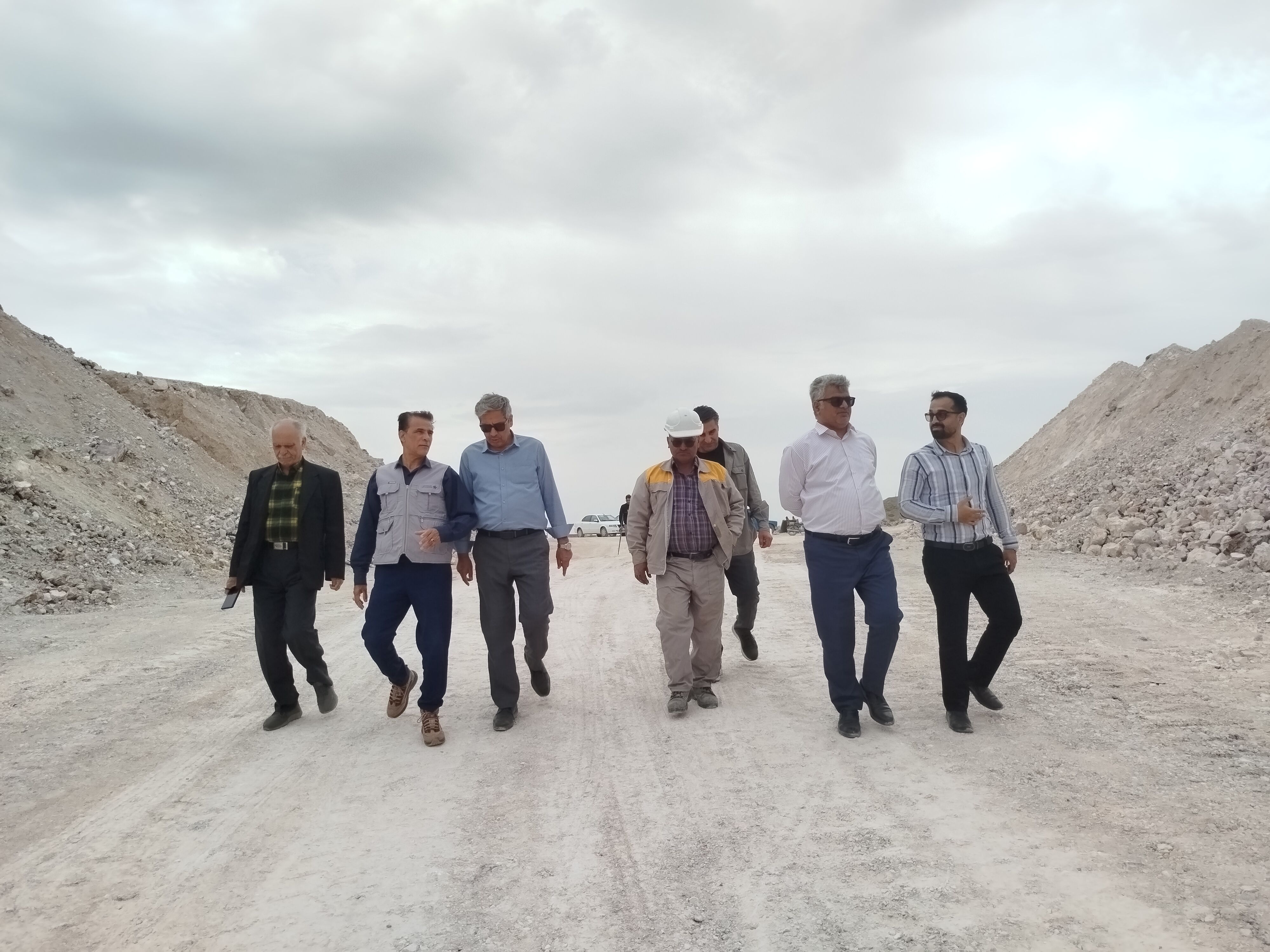 بازدید فرماندار کاشمر از معدن کائولن 
