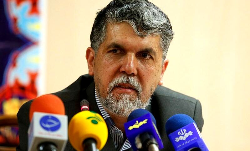 وزیر فرهنگ: رهبر شهید تنها متحصنی بود که در حرم رضوی کتاب می‌خواند