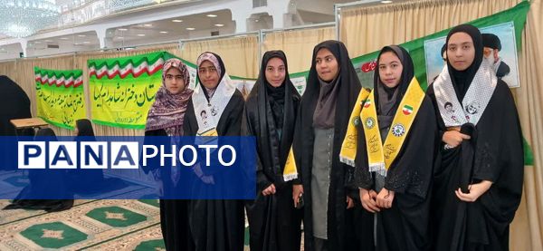 حضور با شکوه دانش‌آموزان و فرهنگیان در مراسم پر فیض نماز جمعه آباده در آستانه روز دانش‌آموز