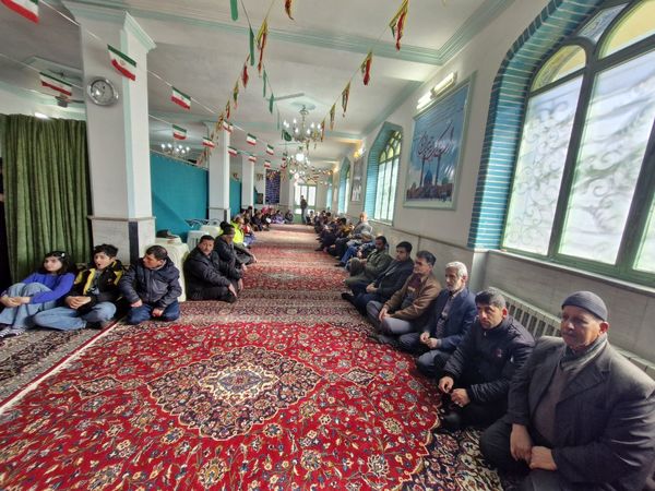 حماسه حضور گرم مردم بلده در سرمای زمستان 