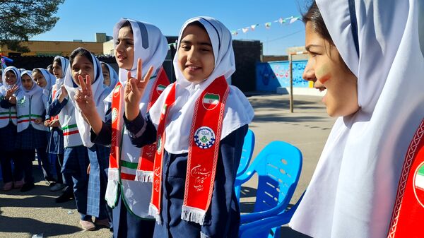 جشن حضور تا ظهور در مدرسه شهید تقی پور ورزنه 