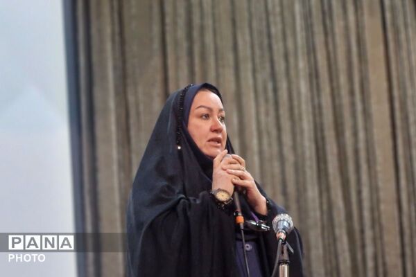 تبیین اهمیت رسانه در تربیت