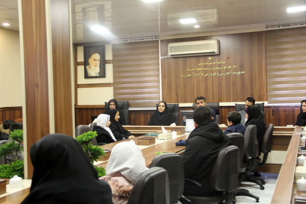 مراسم تقدیر از برندگان مسابقه «رشدی نو» در ری یک