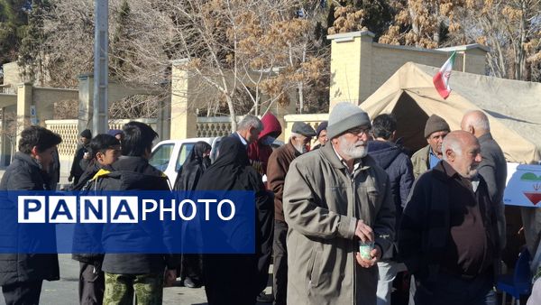 خروش مردم دامغان در راهپیمایی ۲۲ بهمن