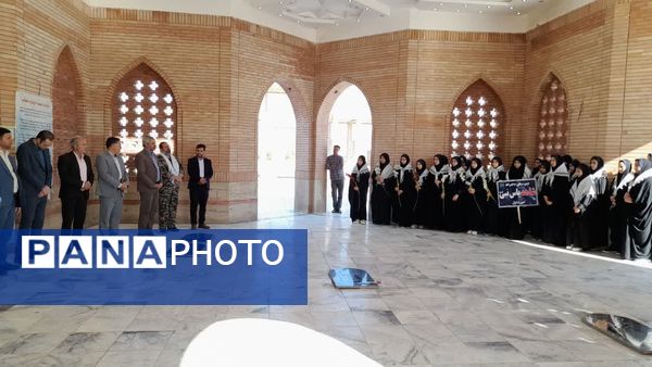 غبارروبی مزار شهدا در گناباد