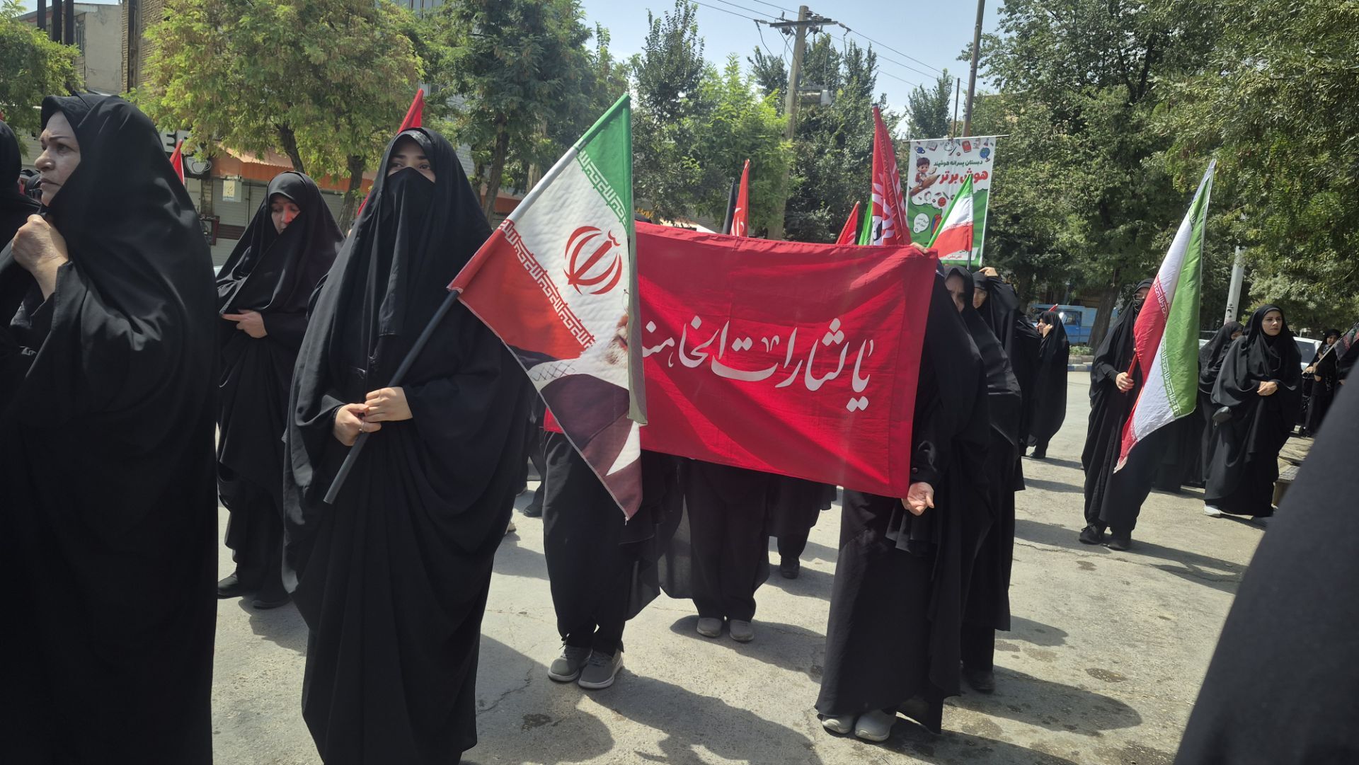 حضور پرشور جاماندگان در پیاده‌روی اربعین حسینی در شهر فارسان 