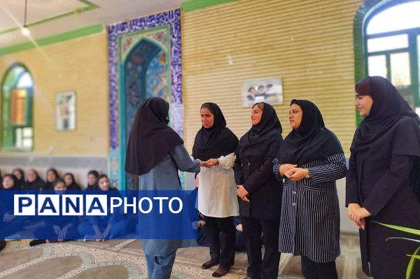 تجلیل از دانش‌آموزان برتر علمی، قرآنی و سرود دبیرستان فرهیختگان شهرستان باشت