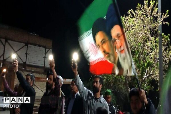 جمهوری اسلامی ایران مستقل متحد پیشرفته  و پیروز است