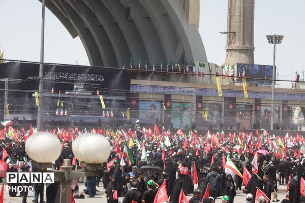 آخرین وداع ملت ایران با رهبر شهید 