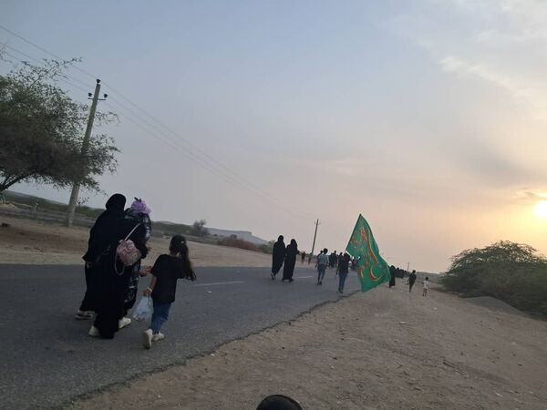 شور پیاده‌روی جاماندگان اربعین گامی به یاد شهدا