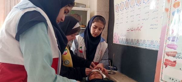 مانور زلزله در دبیرستان شهید هاشمی نژاد 