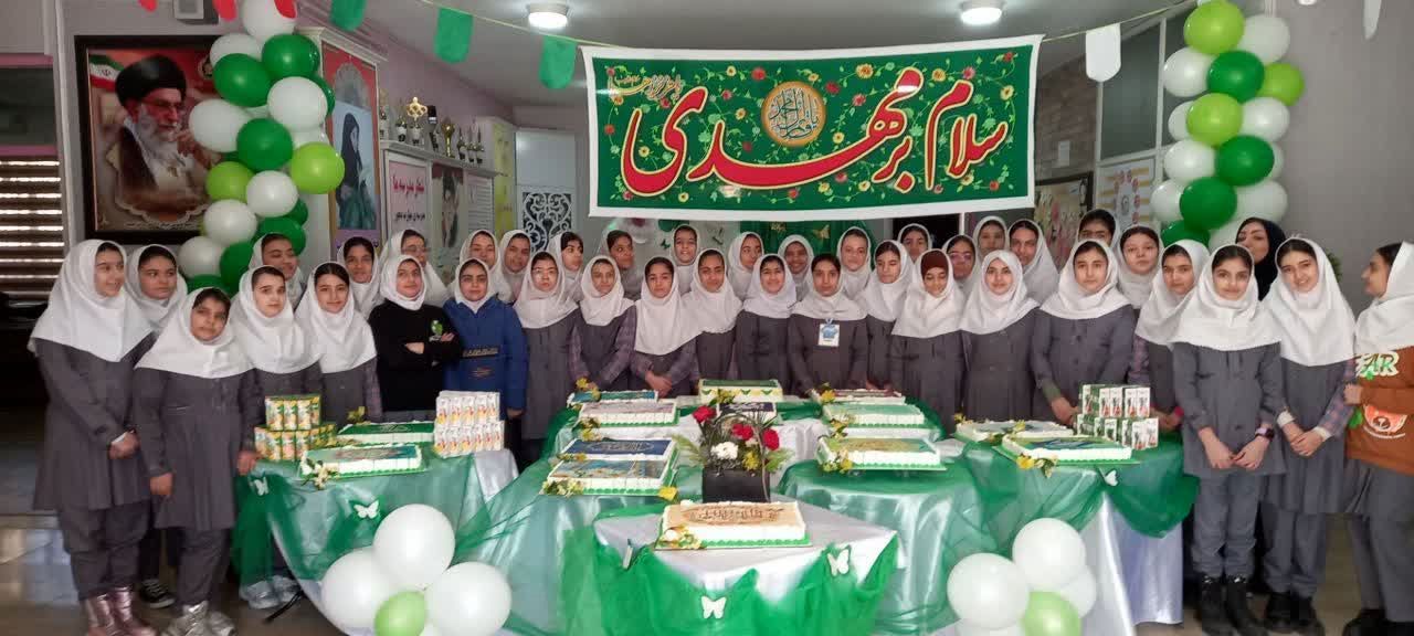 دانش‌آموزان دبستان دخترانه‌ صائب تبریز پیشگام آگاهی‌بخشی در «سه‌شنبه‌های مهدوی» 