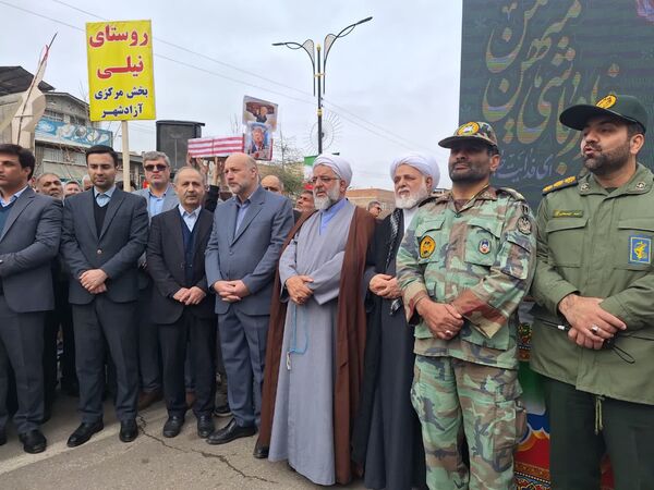 نبض انقلاب در خیابان‌ها تپید